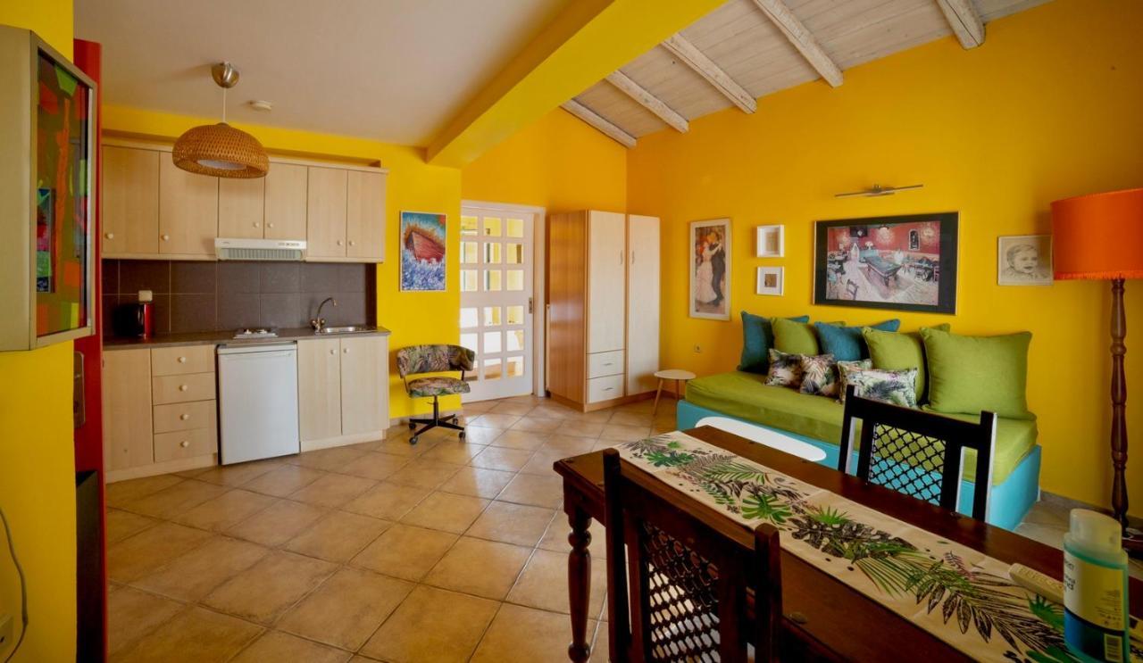 Villa Kirki Apartments أيّا إفيميا المظهر الخارجي الصورة