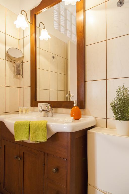 Villa Kirki Apartments أيّا إفيميا المظهر الخارجي الصورة